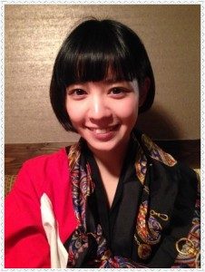 吉谷彩子さんは学生時代から芸能活動をしているので、芸能コースがある堀越学園か日出高校のどちらかに卒業していると思われますが、いまだ公表されていないので、