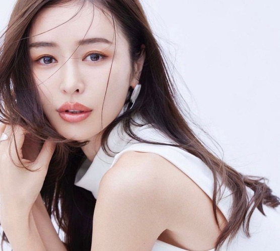加治ひとみの結婚相手 旦那 がいる 現在彼氏は誰 結婚できない理由は エンタmix
